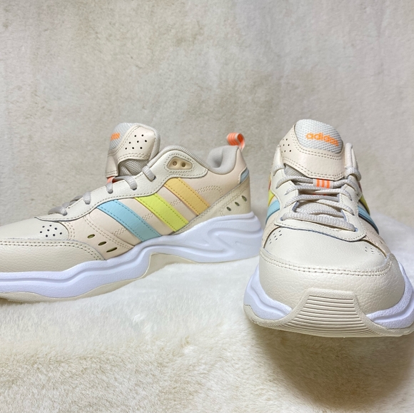 Adidas strutter 7.5 - Picture 1 of 5